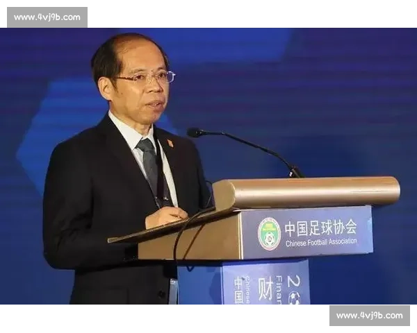 新时代背景下全球足球运动发展趋势与未来路径探索体系创新与青训变革